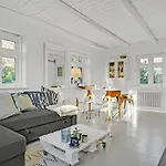 2 Bedroom Beautiful In