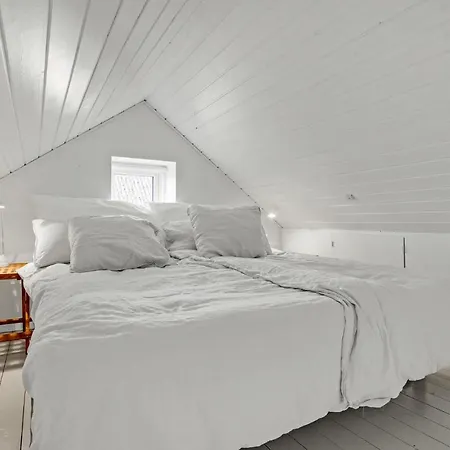 2 Bedroom Beautiful In